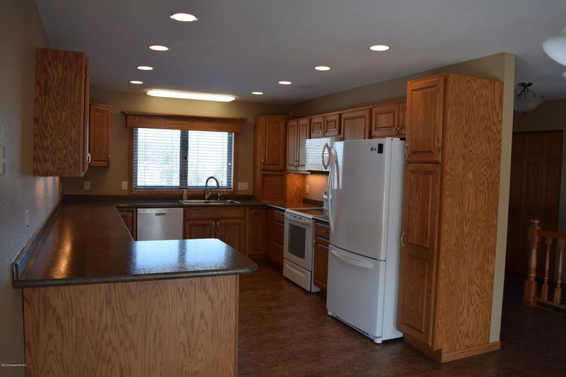2140 Northwood Ln, Fergus Falls, MN 56537