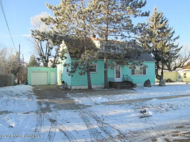 330 2nd St SE, Perham, MN 56573