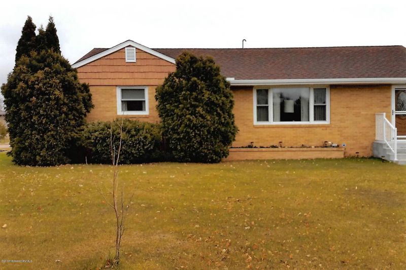 420 8th St SW, Wadena, MN 56482