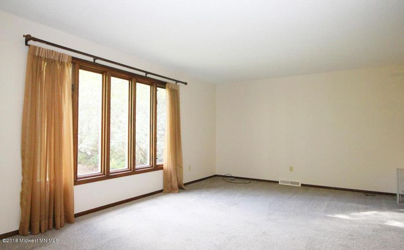 826 W Maple Ave, Fergus Falls, MN 56537