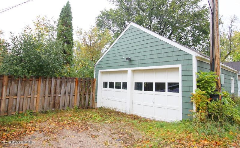 525 W Alcott Ave, Fergus Falls, MN 56537
