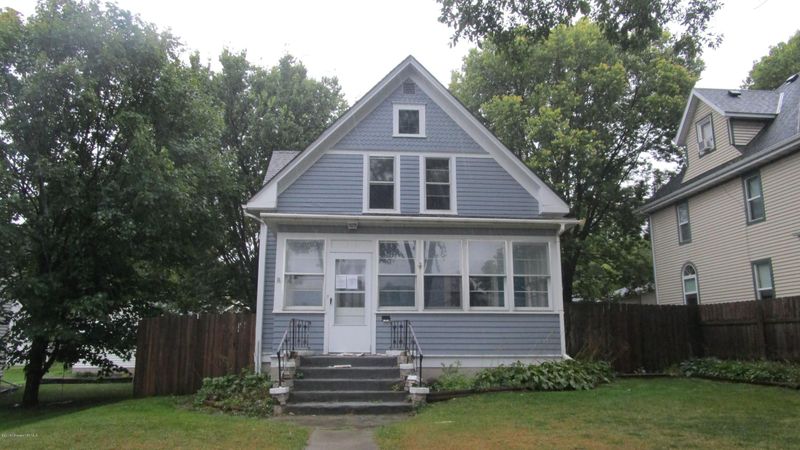 312 E Vasa Ave, Fergus Falls, MN 56537
