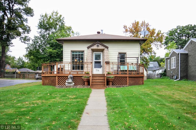 714 W Maple Ave, Fergus Falls, MN 56537
