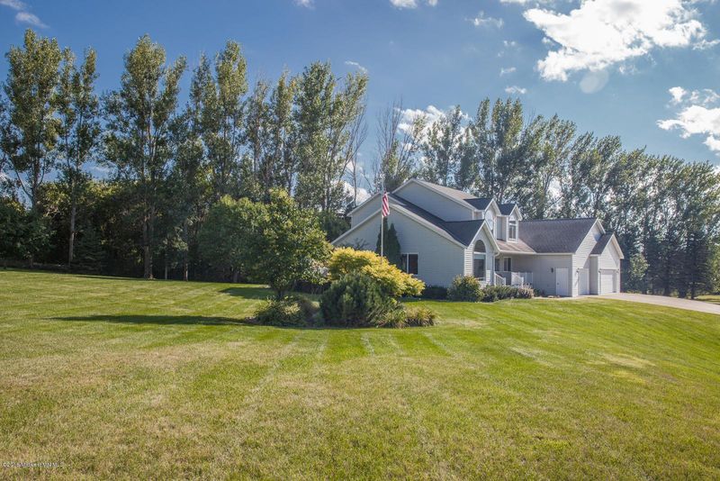 16888 River Oaks Blvd, Fergus Falls, MN 56537