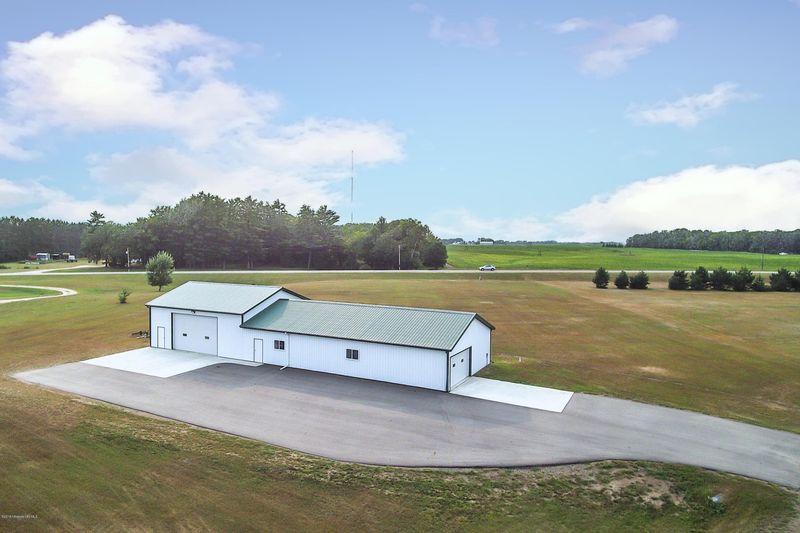 47135 Wintergreen Rd, Perham, MN 56573