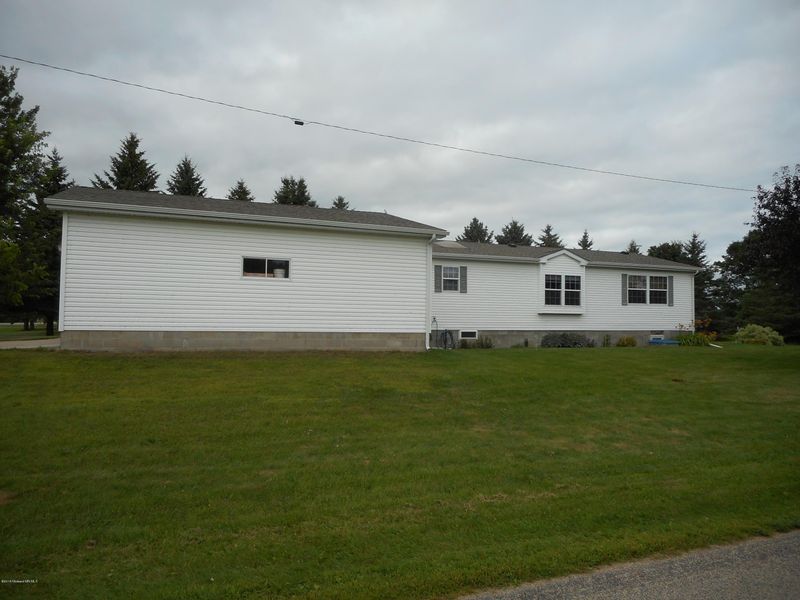 402 N Broadway Ave, New York Mills, MN 56567