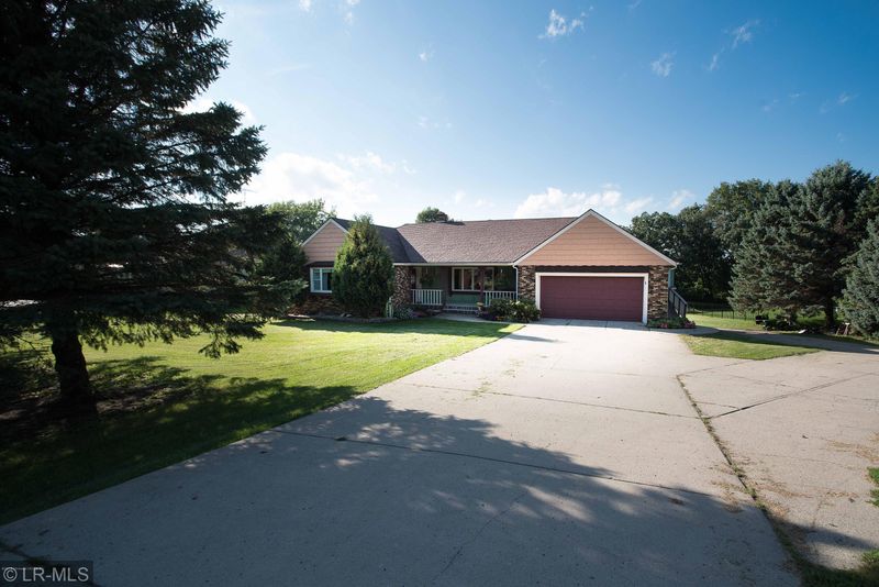 16933 River Oaks Blvd, Fergus Falls, MN 56537