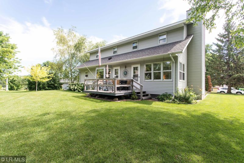 609 Lundy's Ln, Fergus Falls, MN 56537