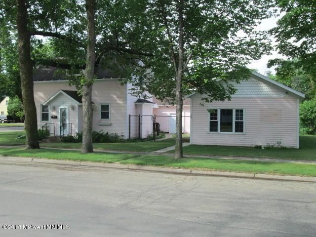207 3rd St SW, Perham, MN 56573
