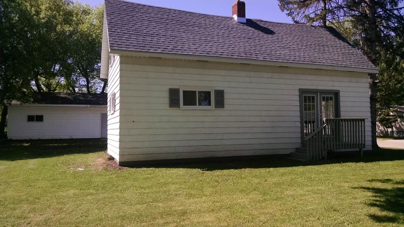 20 E Nowell St, New York Mills, MN 56567