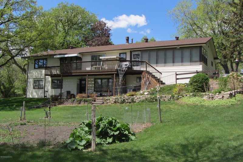 1122 E Summit Ave, Fergus Falls, MN 56537