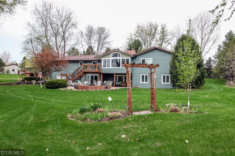 1420 Brenvei Dr, Fergus Falls, MN 56537