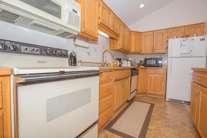 928 E Summit Ave #403, Fergus Falls, MN 56537