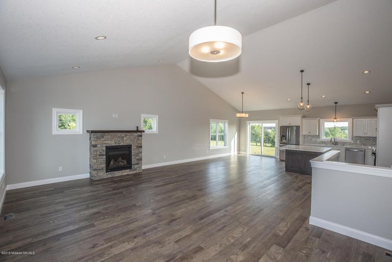 3411 Pebble Hills Dr, Fergus Falls, MN 56537