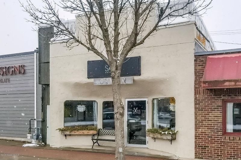 127 E Main St, Perham, MN 56573