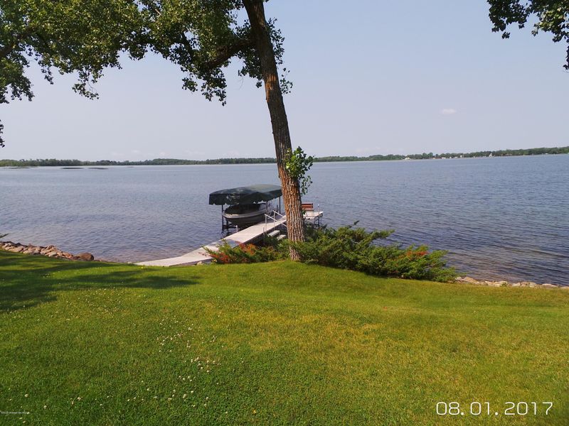 42307 E Big Mcdonald Dr, Dent, MN 56528