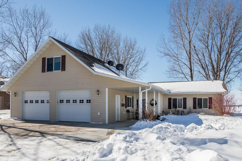 45463 Whispering Sands Ln, Perham, MN 56573