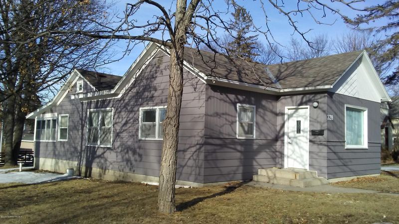 328 W Alcott Ave, Fergus Falls, MN 56537