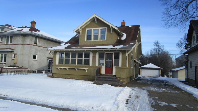 321 E Vernon Ave, Fergus Falls, MN 56537