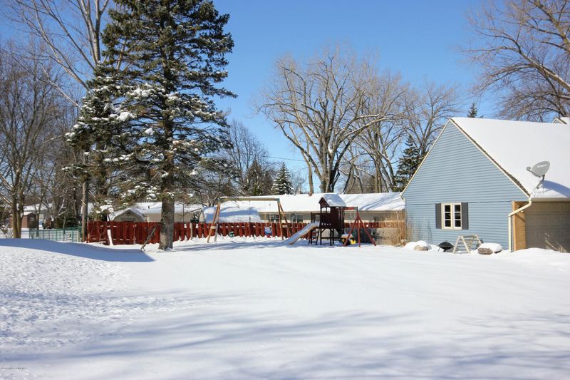 1135 Sunset Dr, Fergus Falls, MN 56537