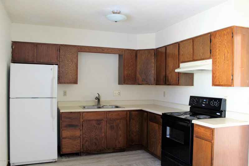 825 E Vernon Ave, Fergus Falls, MN 56537