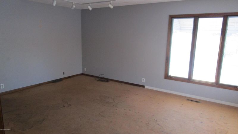 811 1st St NE, Elbow Lake, MN 56531