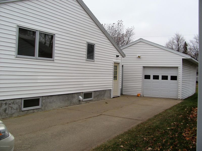 708 1st St SE, Wadena, MN 56482