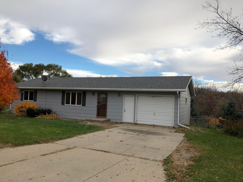 425 W Everett Ave, Fergus Falls, MN 56537