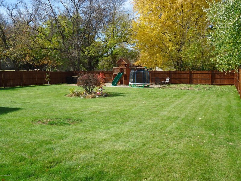 602 5th St SE, Pelican Rapids, MN 56572