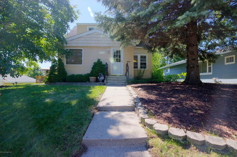 1018 E Mount Faith Ave, Fergus Falls, MN 56537