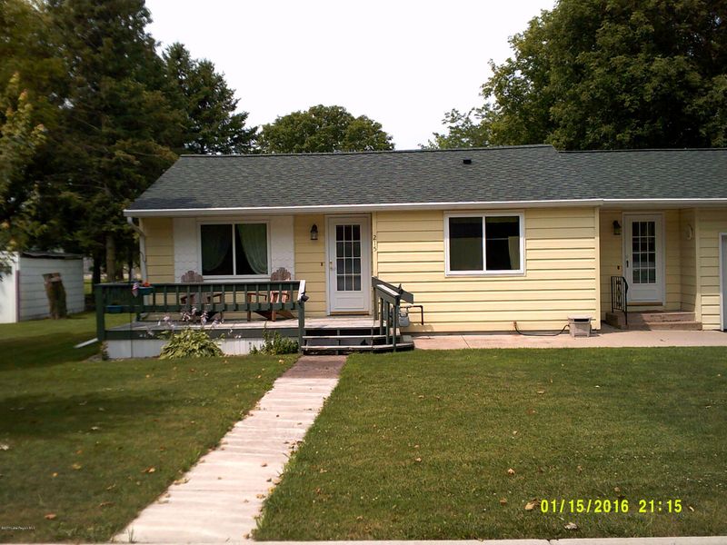 215 1st Ave NE, Bertha, MN 56437