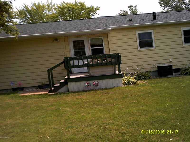 215 1st Ave NE, Bertha, MN 56437