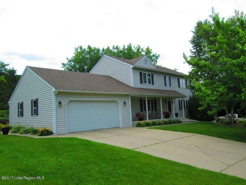 712 Sunset Dr, Fergus Falls, MN 56537