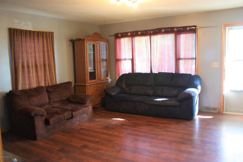 203 Holden Ave, Henning, MN 56551