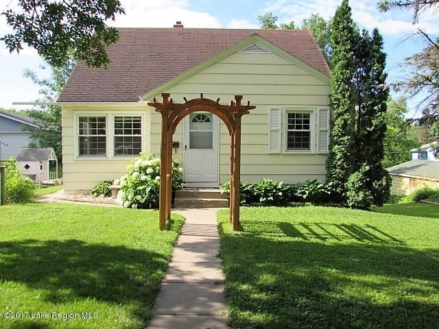315 W Douglas Ave, Fergus Falls, MN 56537