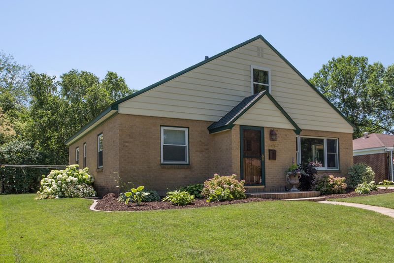 633 W 7th Ave, Fergus Falls, MN 56537