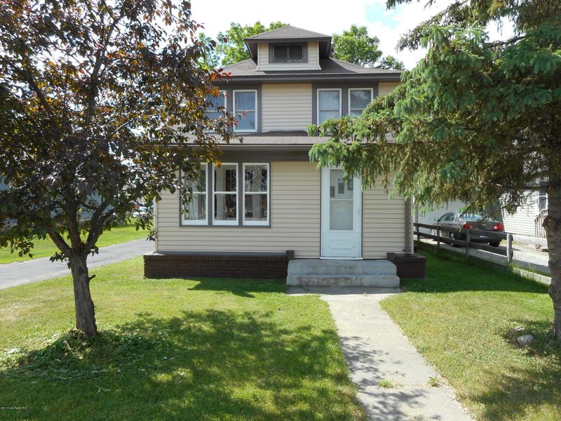 21 N Walker Ave, New York Mills, MN 56567