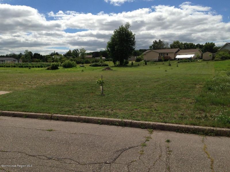 817 7th St SW, Wadena, MN 56482