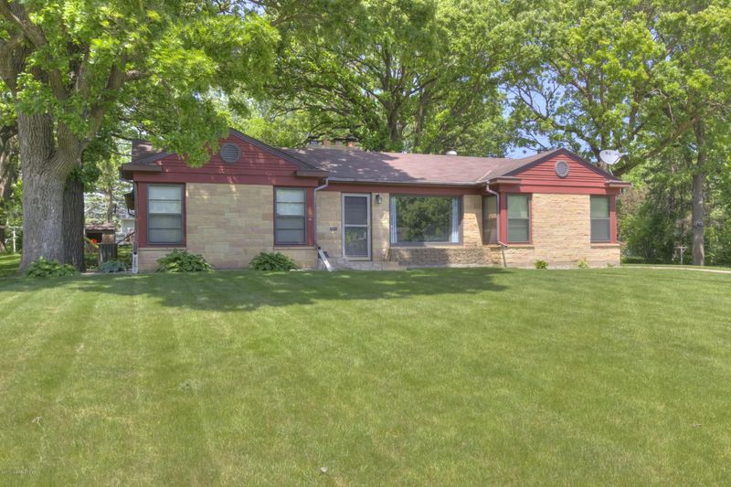 1032 W Summit, Fergus Falls, MN 56537