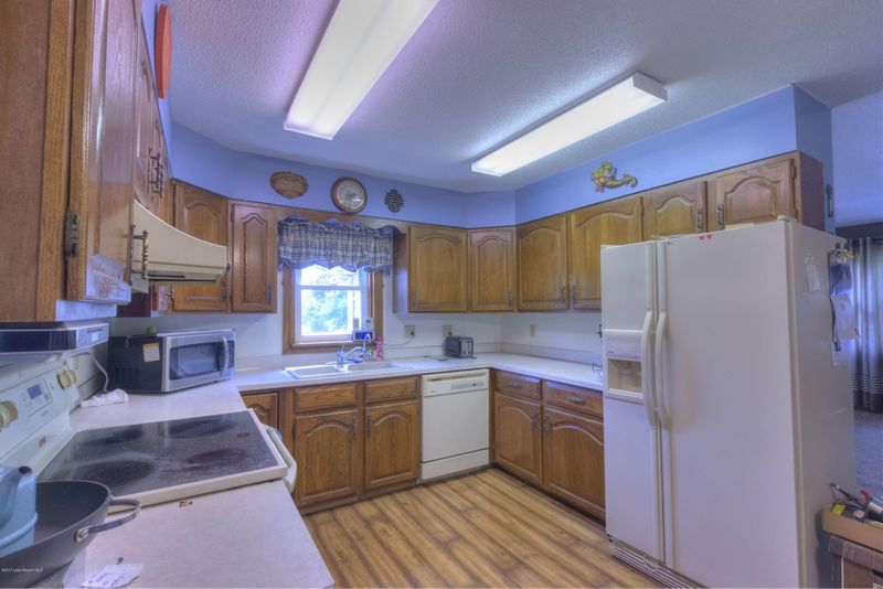 37612 300th Ave, Dent, MN 56528