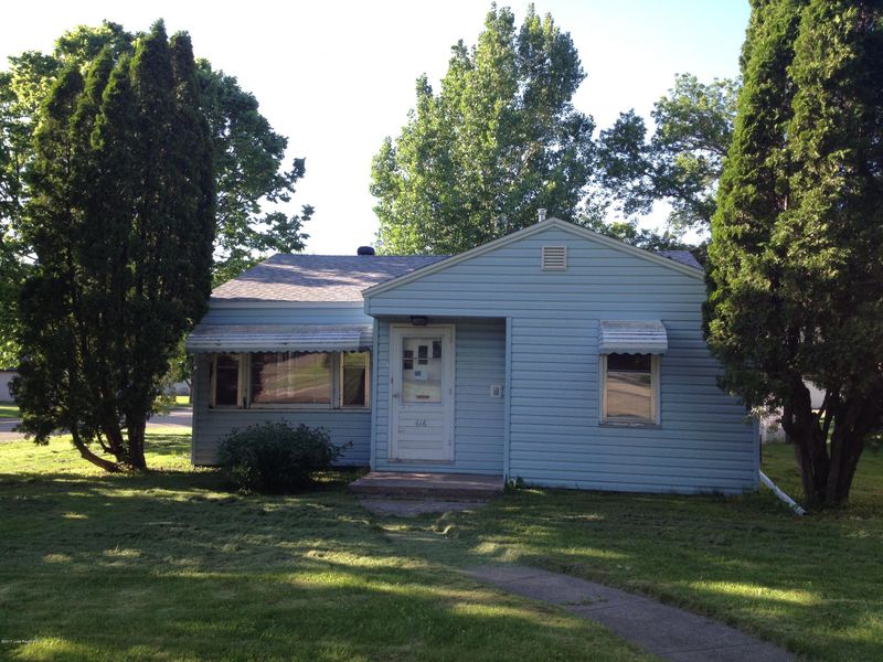 616 W Bancroft Ave, Fergus Falls, MN 56537