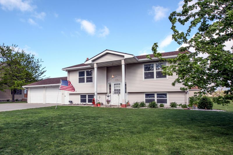 812 N 13th St, Breckenridge, MN 56520
