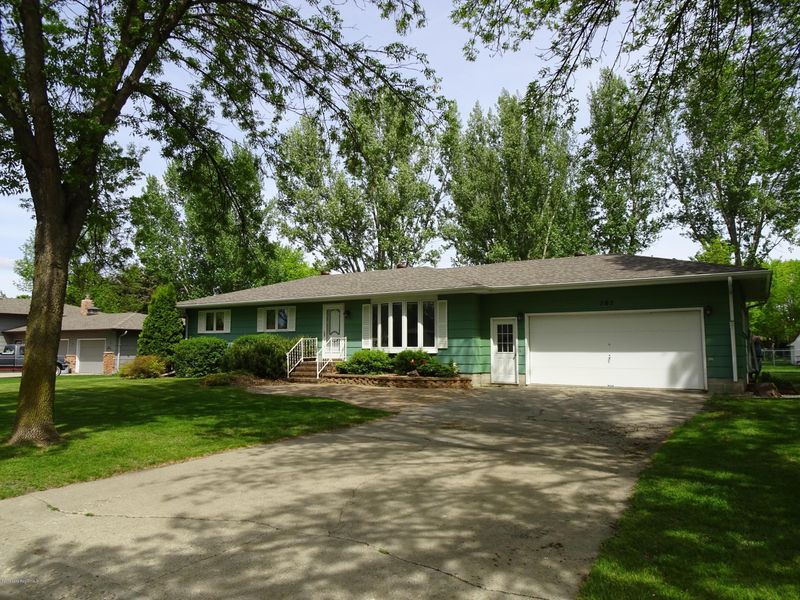 705 7th Ave SE, Barnesville, MN 56514