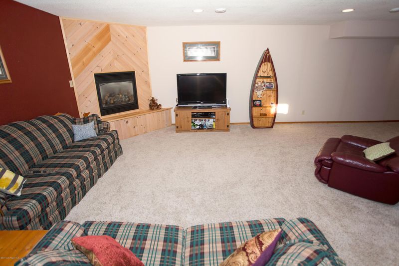 100 Centennial Ct, Underwood, MN 56586