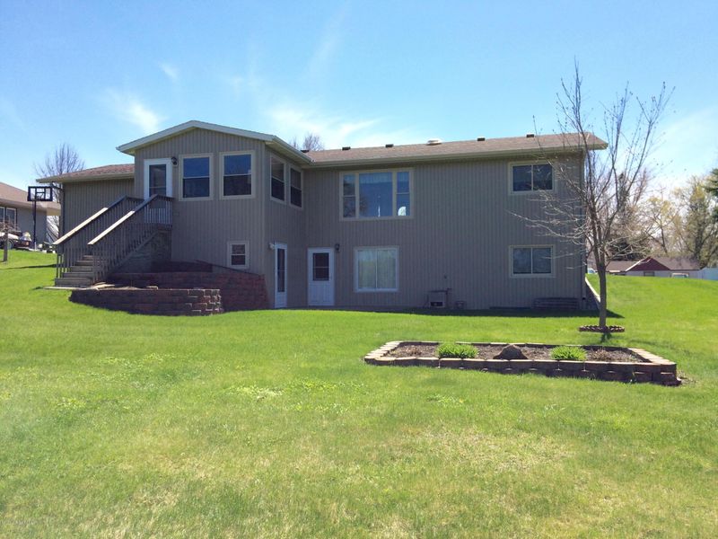 629 Adolphus Ave E, Fergus Falls, MN 56537