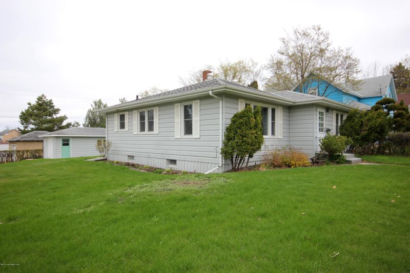 401 E Vernon Ave, Fergus Falls, MN 56537