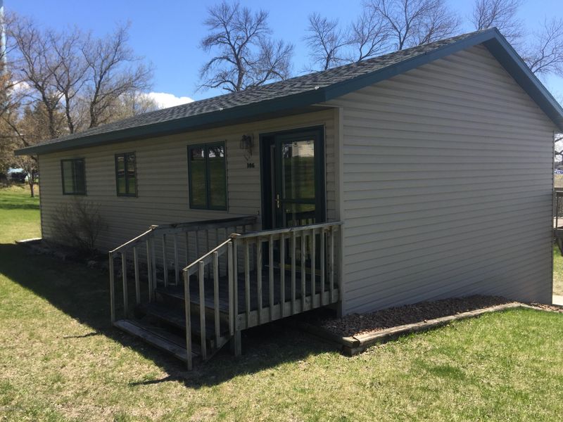 106 Henning St E, Battle Lake, MN 56515