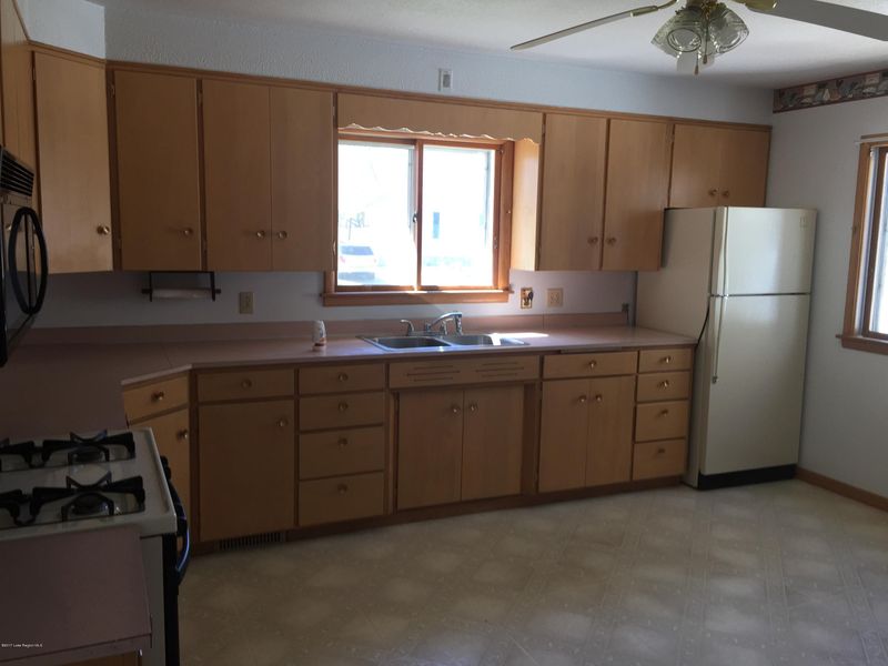 613 First Ave SE, Pelican Rapids, MN 56572