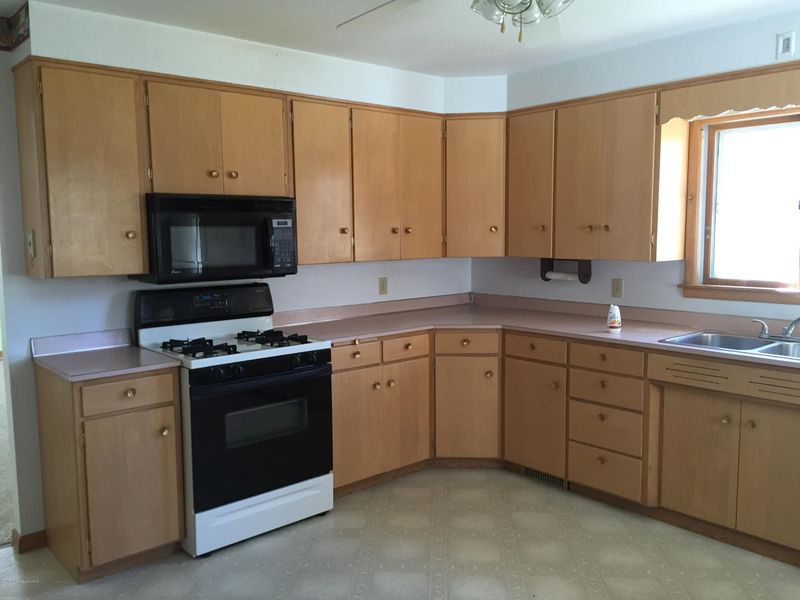 613 First Ave SE, Pelican Rapids, MN 56572