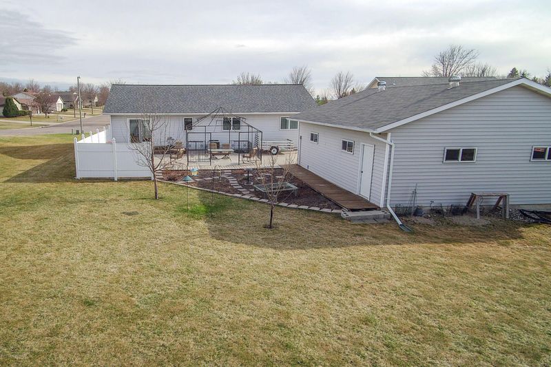 206 W Hilltop Dr, Fergus Falls, MN 56537